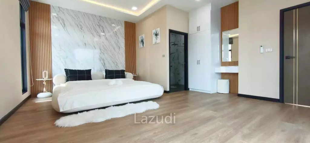 Luxury 2-Story Pool Villa for Sale and Rent in Na Jomtien