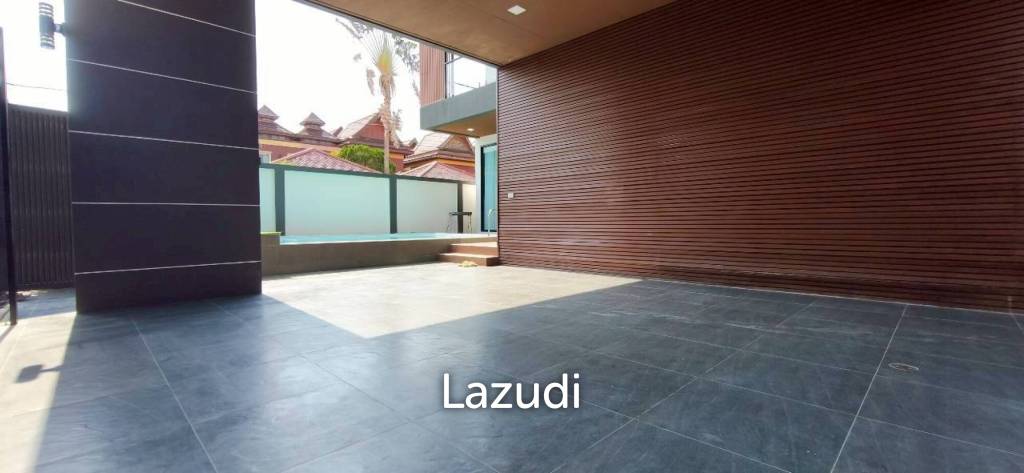 Luxury 2-Story Pool Villa for Sale and Rent in Na Jomtien