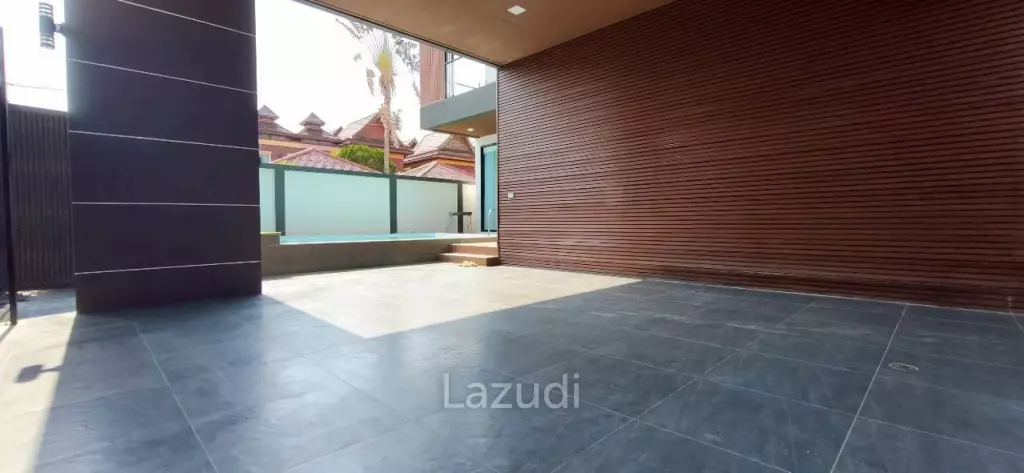 Luxury 2-Story Pool Villa for Sale and Rent in Na Jomtien