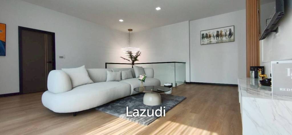 Luxury 2-Story Pool Villa for Sale and Rent in Na Jomtien