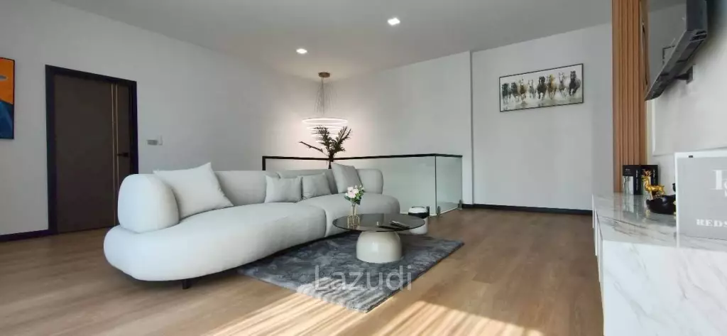 Luxury 2-Story Pool Villa for Sale and Rent in Na Jomtien