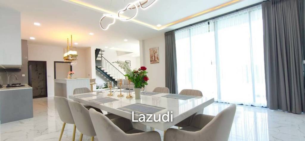 Luxury 2-Story Pool Villa for Sale and Rent in Na Jomtien