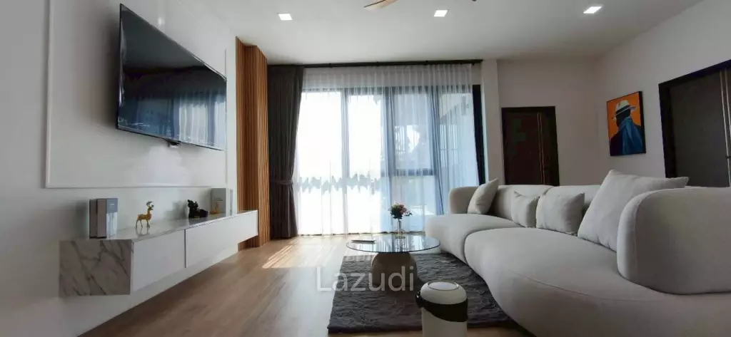 Luxury 2-Story Pool Villa for Sale and Rent in Na Jomtien