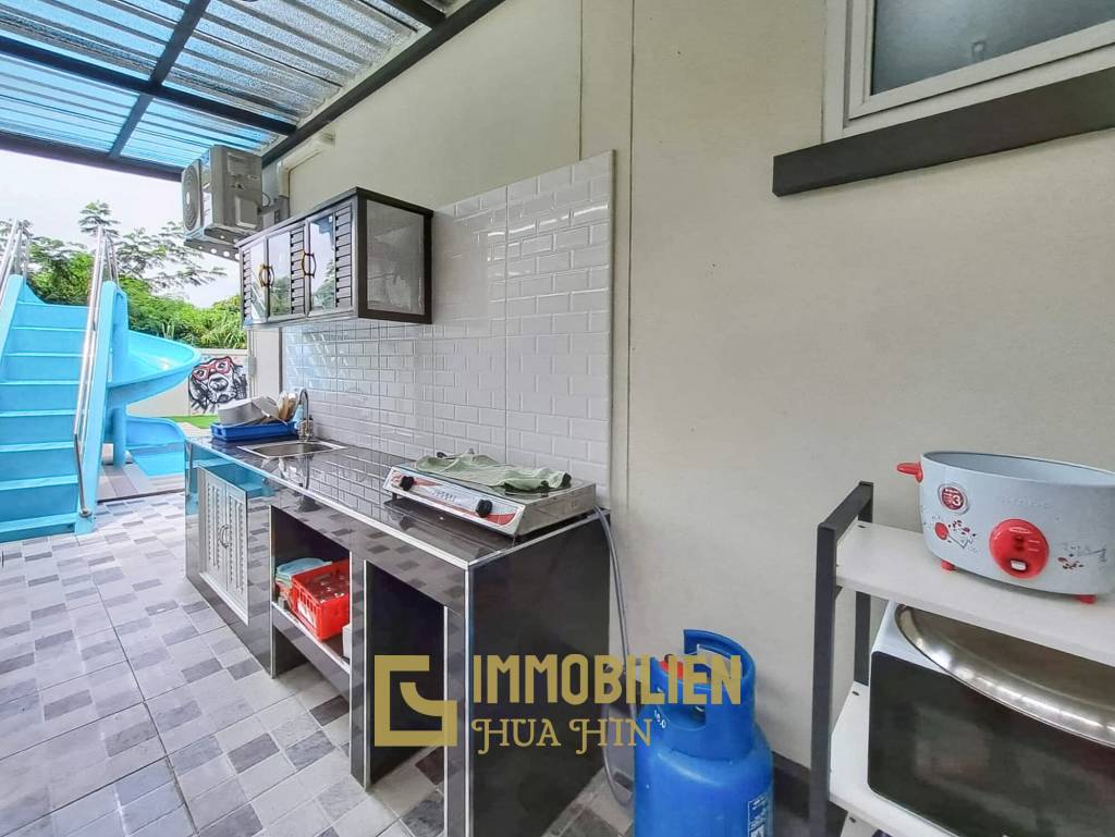 Investmentmöglichkeit / privater Pool / Wasserrutsche