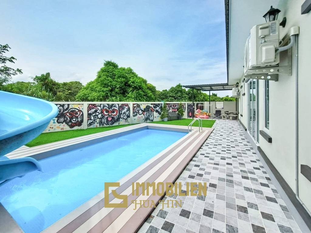 Investmentmöglichkeit / privater Pool / Wasserrutsche