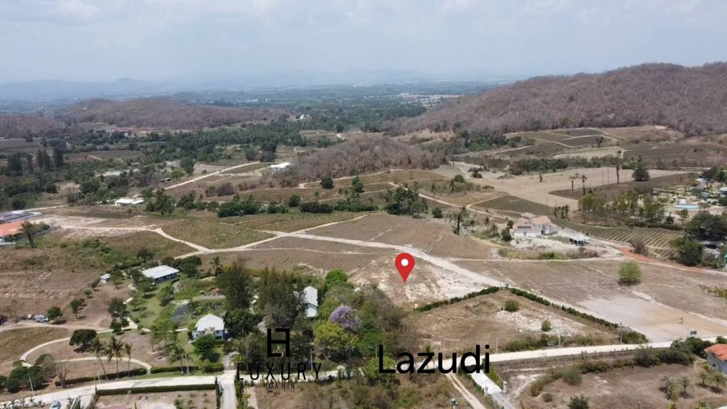 Terrain de 3 632 m² / Plat / Forme favorable à l'aménagement