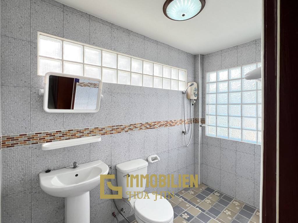 3 Schlafzimmer + 2 Bäder / helle Räume / teilmöbliert