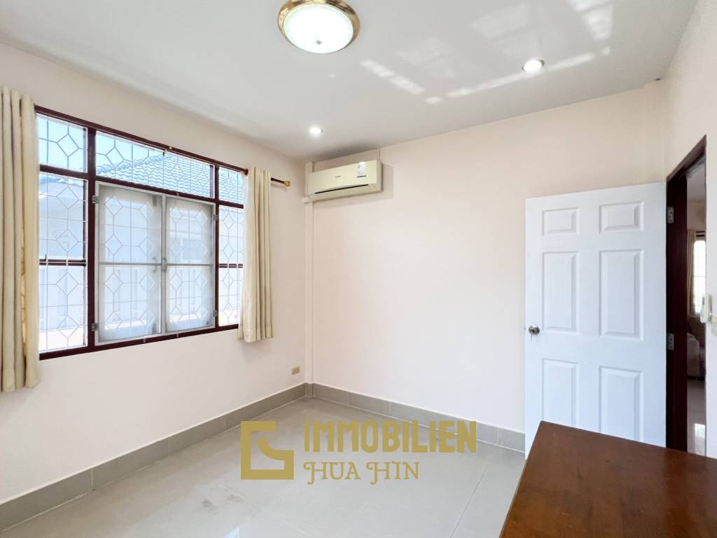 3 Schlafzimmer + 2 Bäder / helle Räume / teilmöbliert