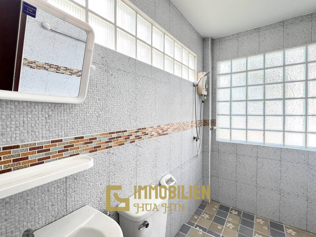 3 Schlafzimmer + 2 Bäder / helle Räume / teilmöbliert