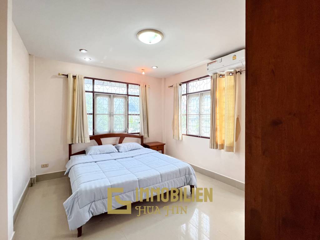 3 Schlafzimmer + 2 Bäder / helle Räume / teilmöbliert