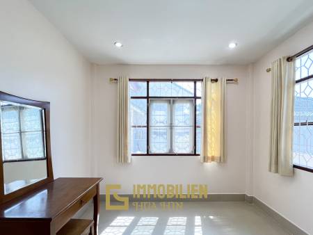 3 Schlafzimmer + 2 Bäder / helle Räume / teilmöbliert