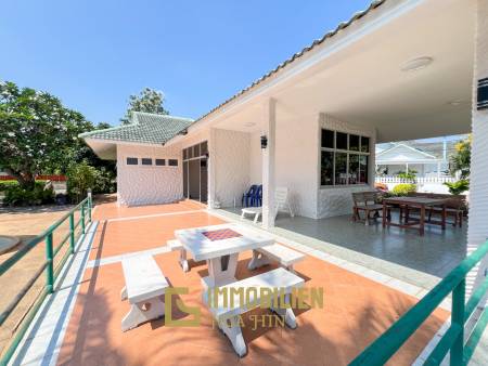 3 Schlafzimmer + 2 Bäder / helle Räume / teilmöbliert