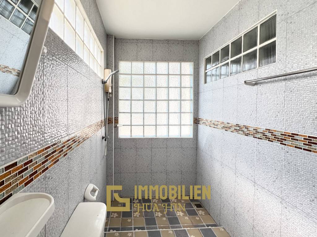 3 Schlafzimmer + 2 Bäder / helle Räume / teilmöbliert