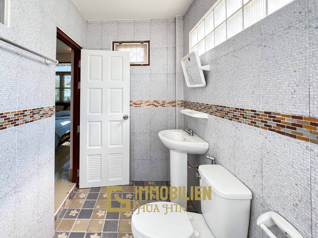 3 Schlafzimmer + 2 Bäder / helle Räume / teilmöbliert