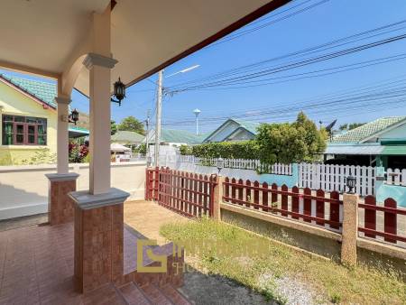 3 Schlafzimmer + 2 Bäder / helle Räume / teilmöbliert