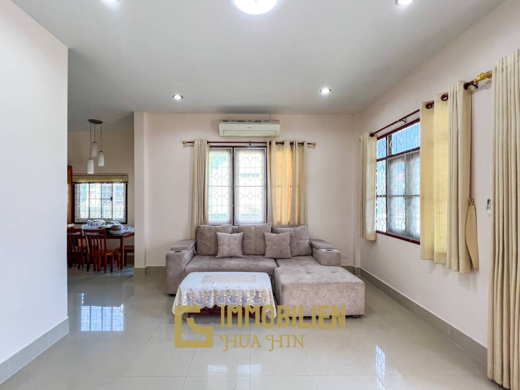 3 Schlafzimmer + 2 Bäder / helle Räume / teilmöbliert