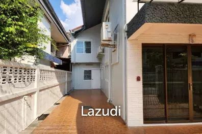 6 Beds 4 Baths 280 SQ.M Detached House in Huai Khwang