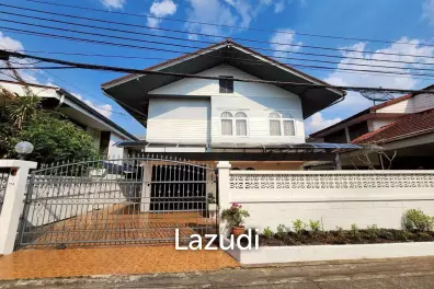6 Beds 4 Baths 280 SQ.M Detached House in Huai Khwang
