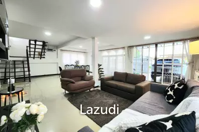 6 Beds 4 Baths 280 SQ.M Detached House in Huai Khwang