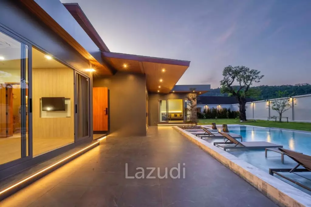 Spacious 4 Bedroom Pool Villa for Rent in Muang Phuket