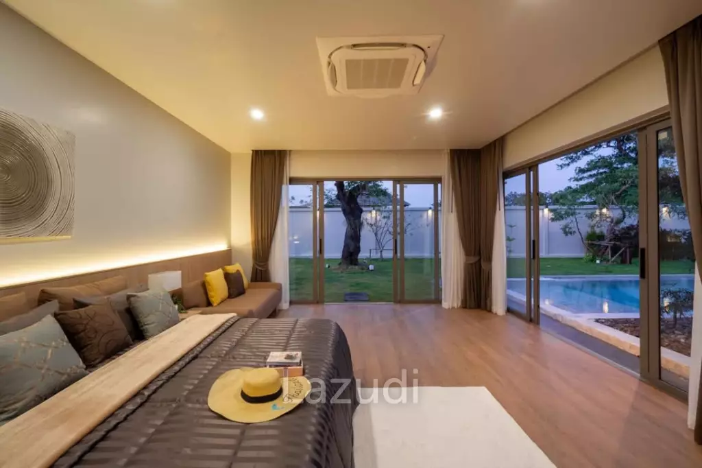 Spacious 4 Bedroom Pool Villa for Rent in Muang Phuket