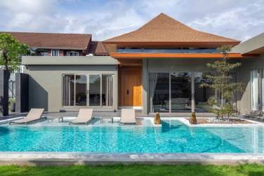 Spacious 4 Bedroom Pool Villa for Rent in Muang Phuket