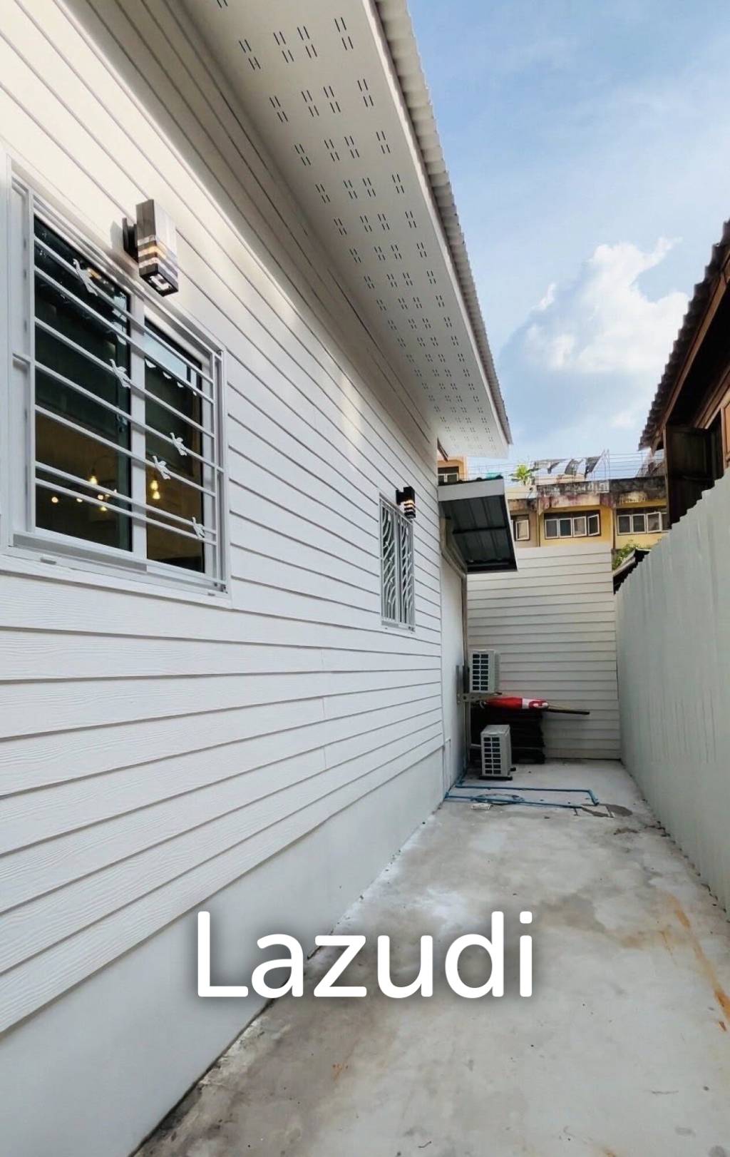 Mini House in sathorn size 152 SQ.M