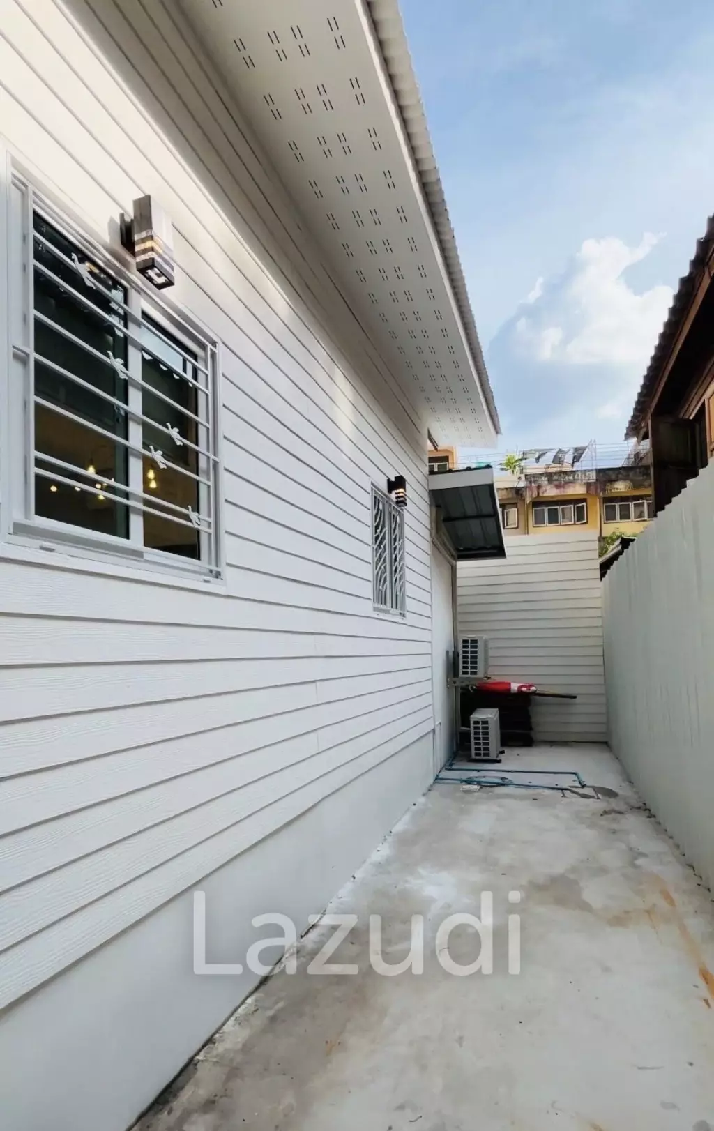 Mini House in sathorn size 152 SQ.M