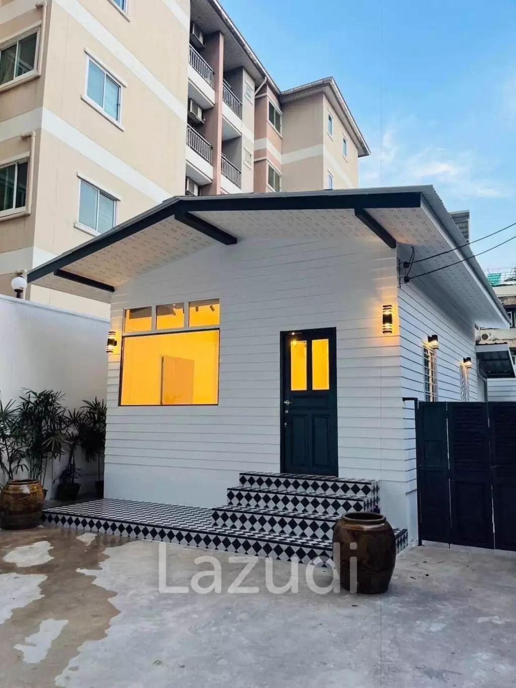 Mini House in sathorn size 152 SQ.M