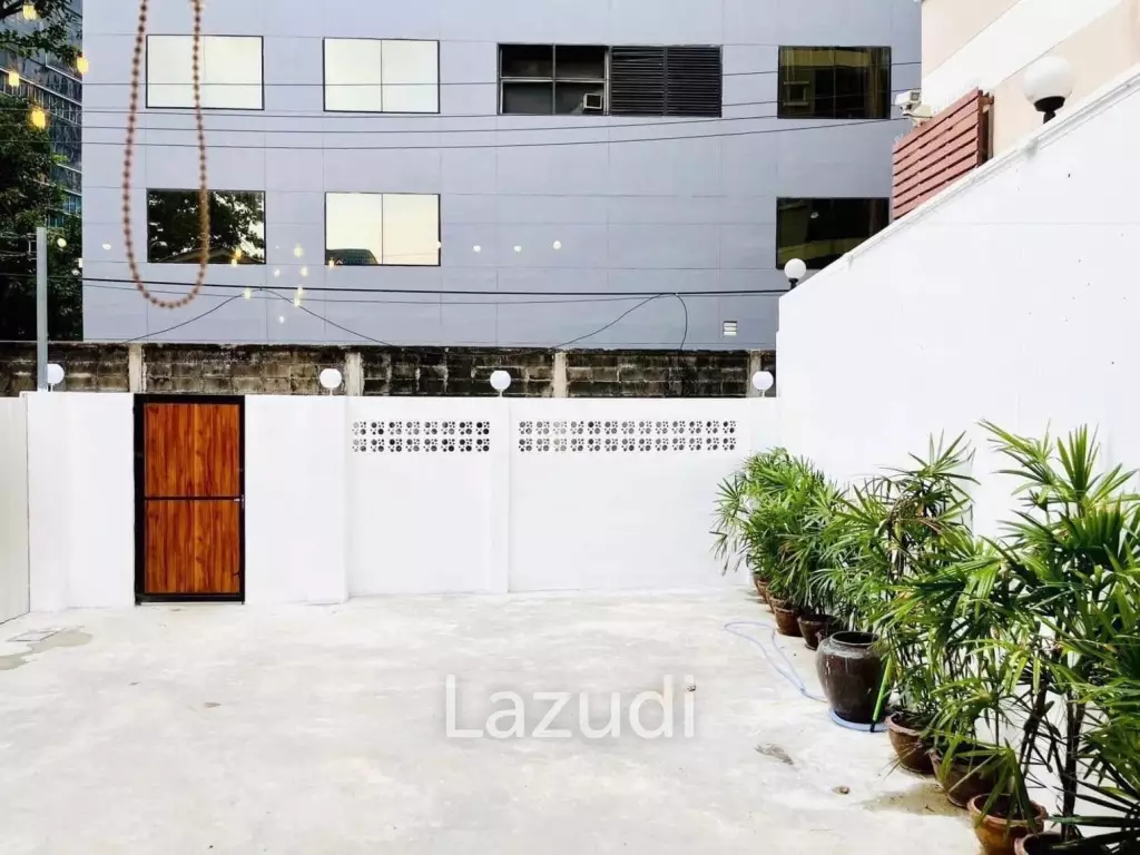 Mini House in sathorn size 152 SQ.M