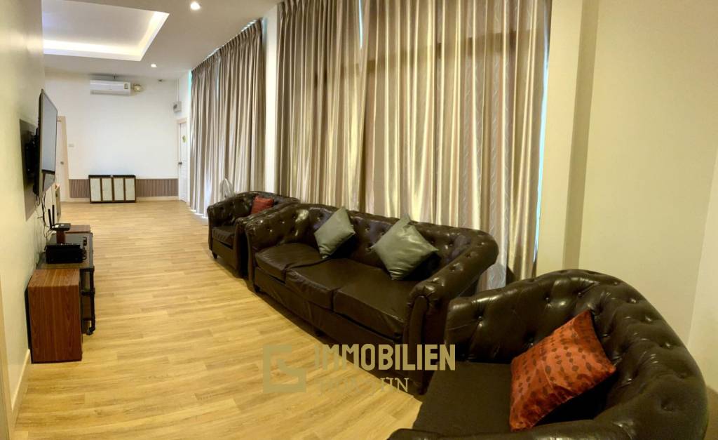 Сдается в аренду / 4 спальни + 3 ванные комнаты / частный бассейн