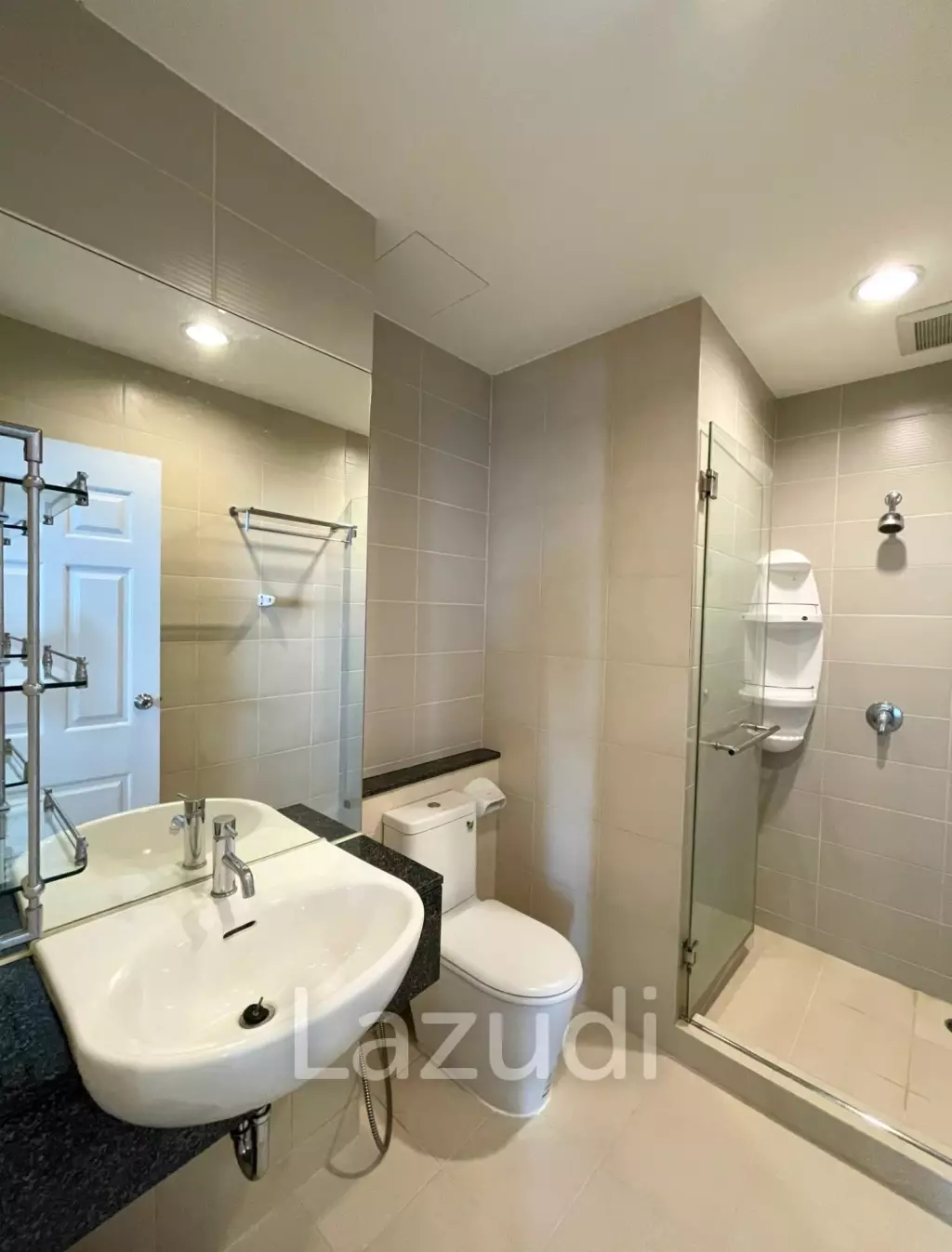 66 sqm condo at The Light House Khlong San Bangkok mid floor