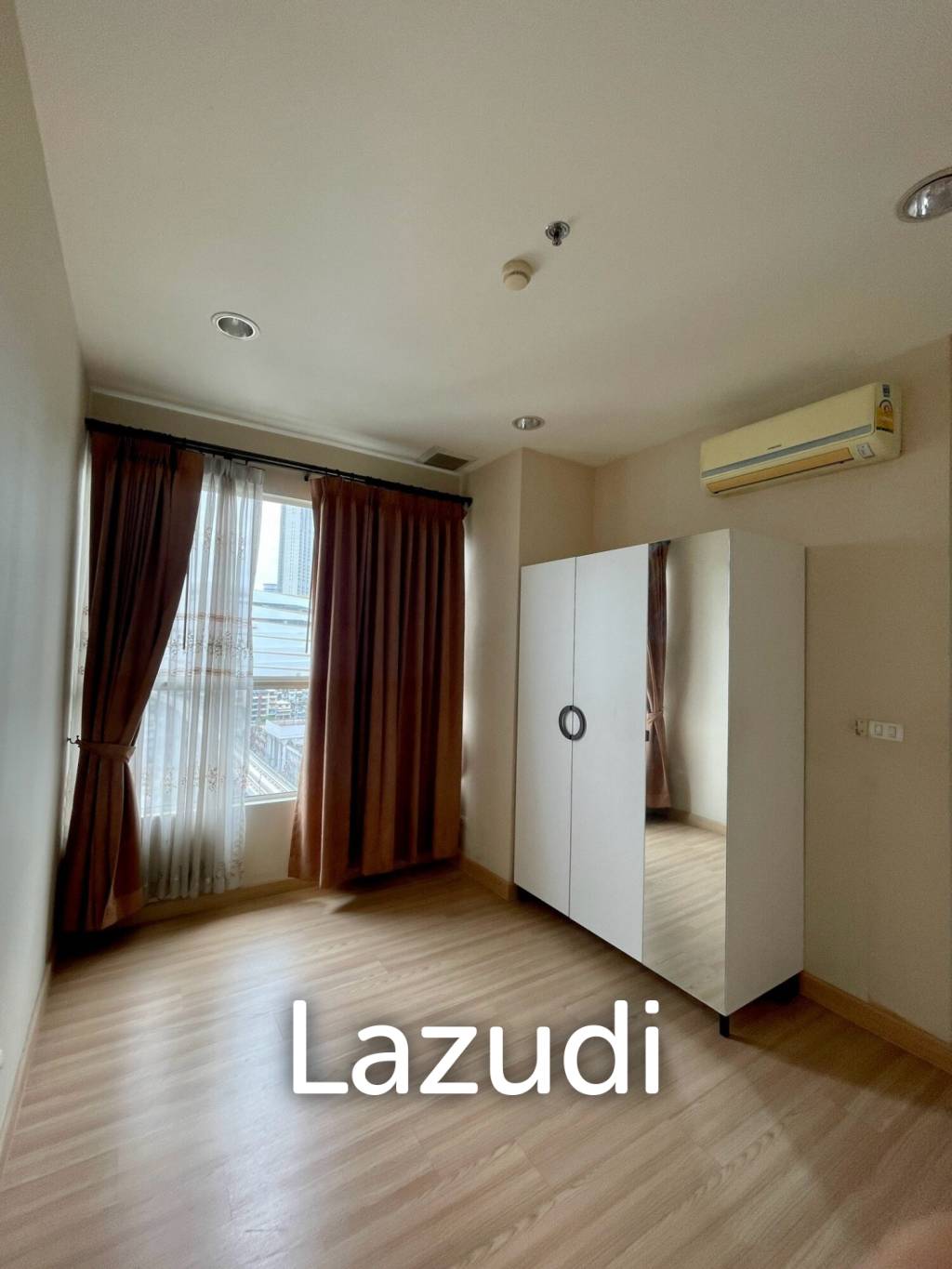 66 sqm condo at The Light House Khlong San Bangkok mid floor