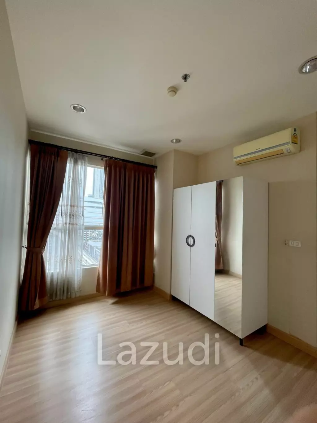 66 sqm condo at The Light House Khlong San Bangkok mid floor