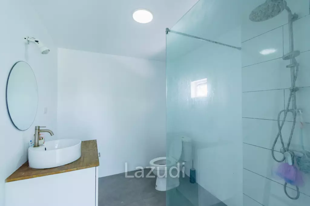 MODERN LOFT-STYLE CONTAINER HOME : 4 bed on large plot 2 rai