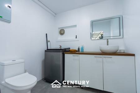 MODERN LOFT-STYLE CONTAINER HOME : 4 bed on large plot 2 rai