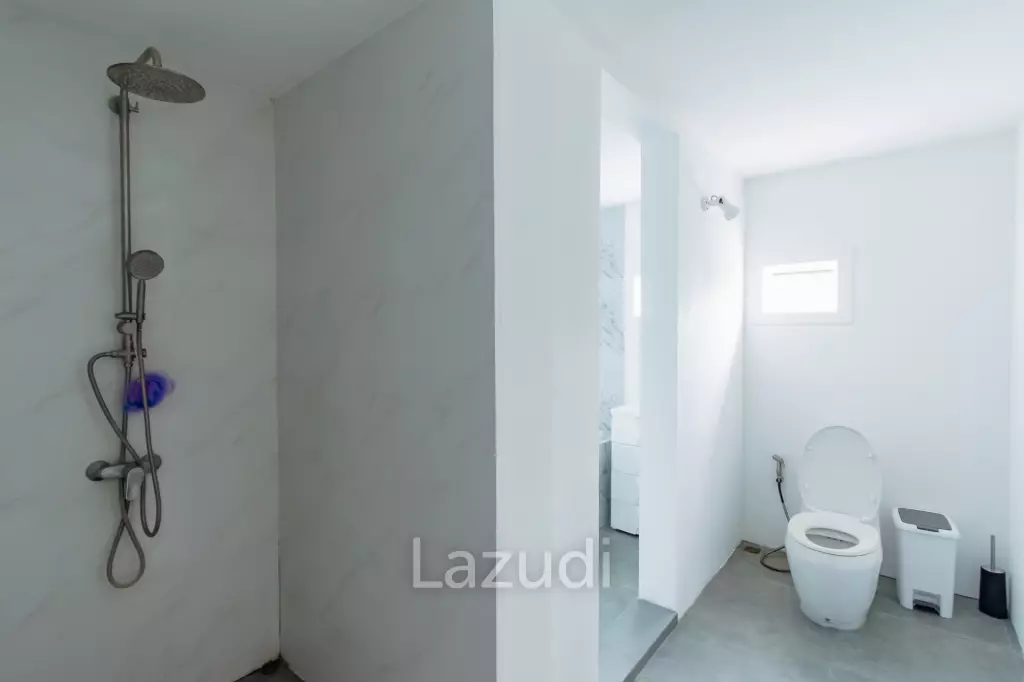 MODERN LOFT-STYLE CONTAINER HOME : 4 bed on large plot 2 rai