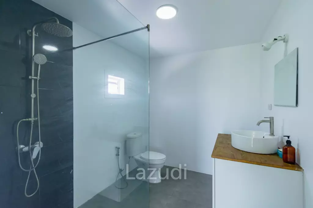MODERN LOFT-STYLE CONTAINER HOME : 4 bed on large plot 2 rai