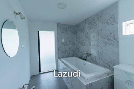 MODERN LOFT-STYLE CONTAINER HOME : 4 bed on large plot 2 rai