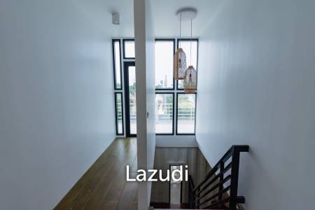 MODERN LOFT-STYLE CONTAINER HOME : 4 bed on large plot 2 rai