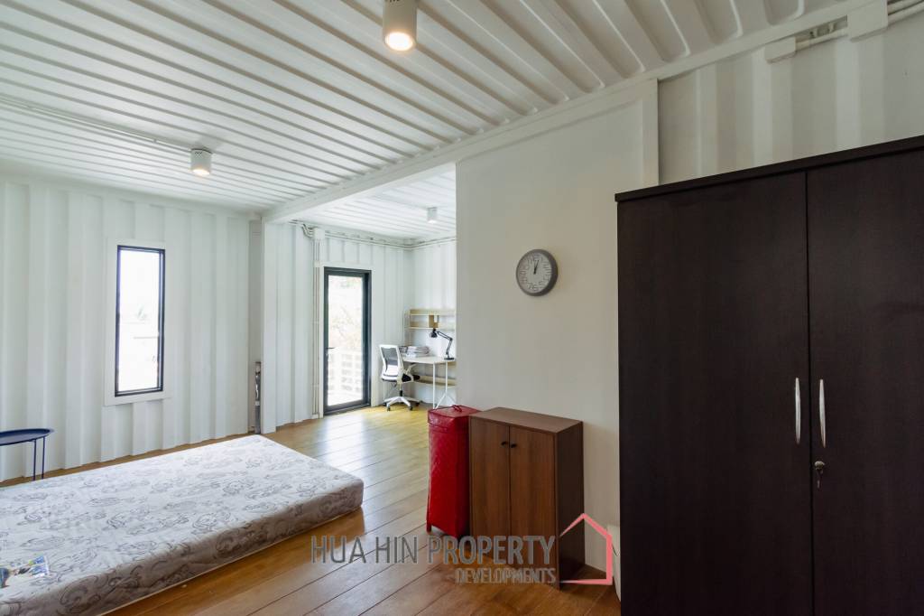 MODERN LOFT-STYLE CONTAINER HOME : 4 bed on large plot 2 rai