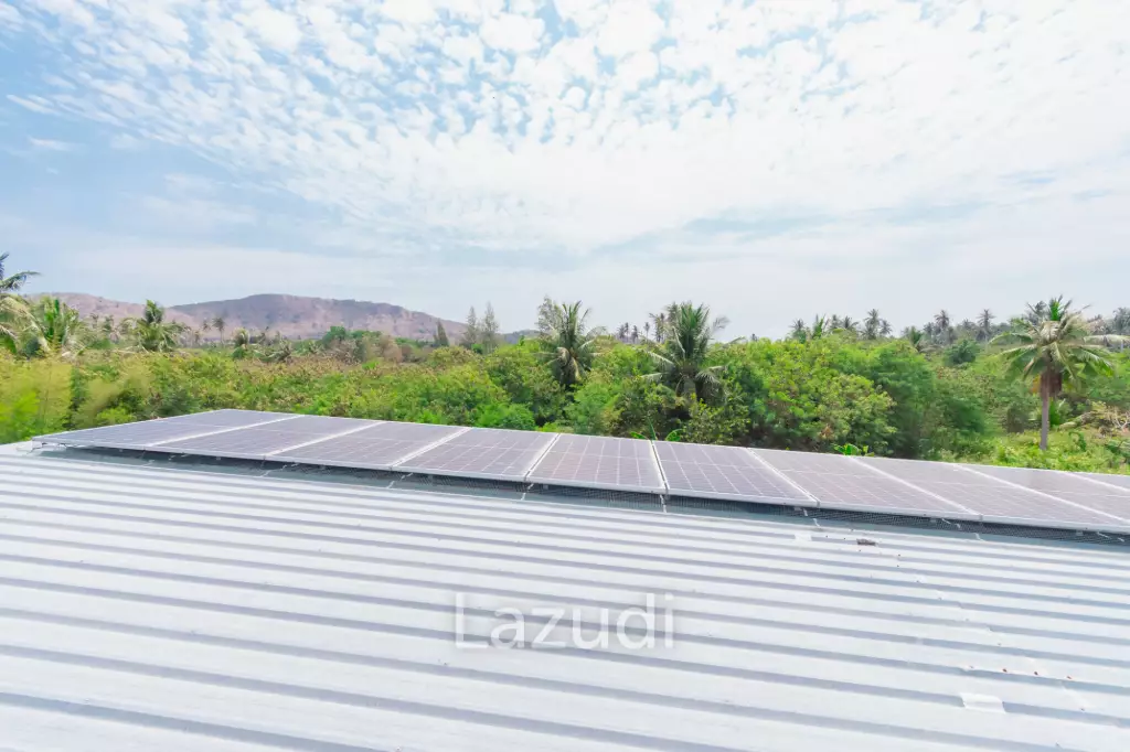 MODERN LOFT-STYLE CONTAINER HOME : 4 bed on large plot 2 rai