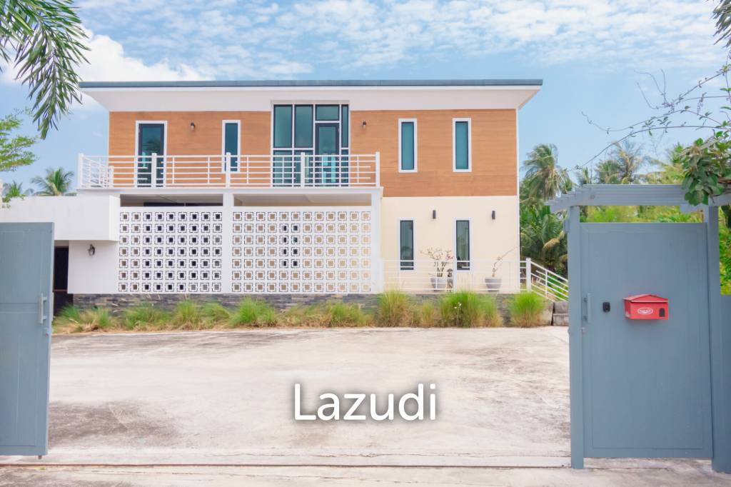 MODERN LOFT-STYLE CONTAINER HOME : 4 bed on large plot 2 rai