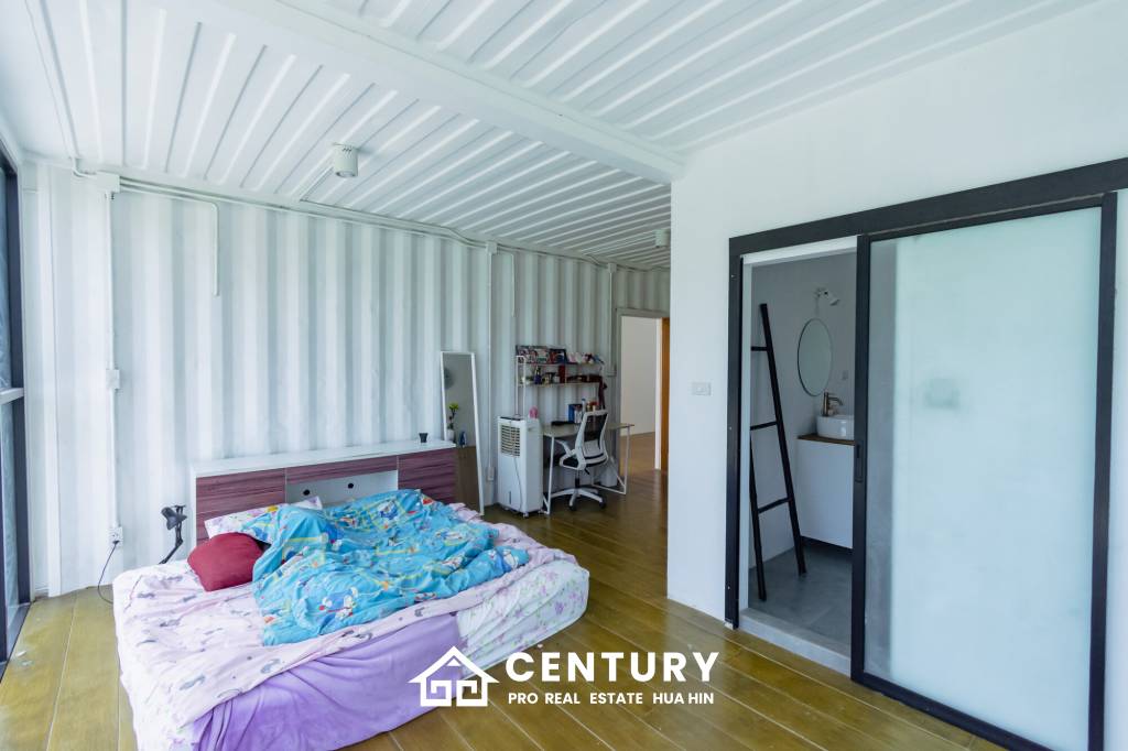 MODERN LOFT-STYLE CONTAINER HOME : 4 bed on large plot 2 rai