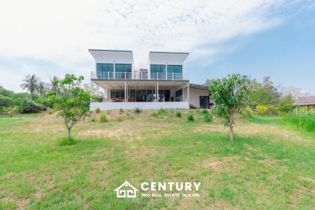 MODERN LOFT-STYLE CONTAINER HOME : 4 bed on large plot 2 rai