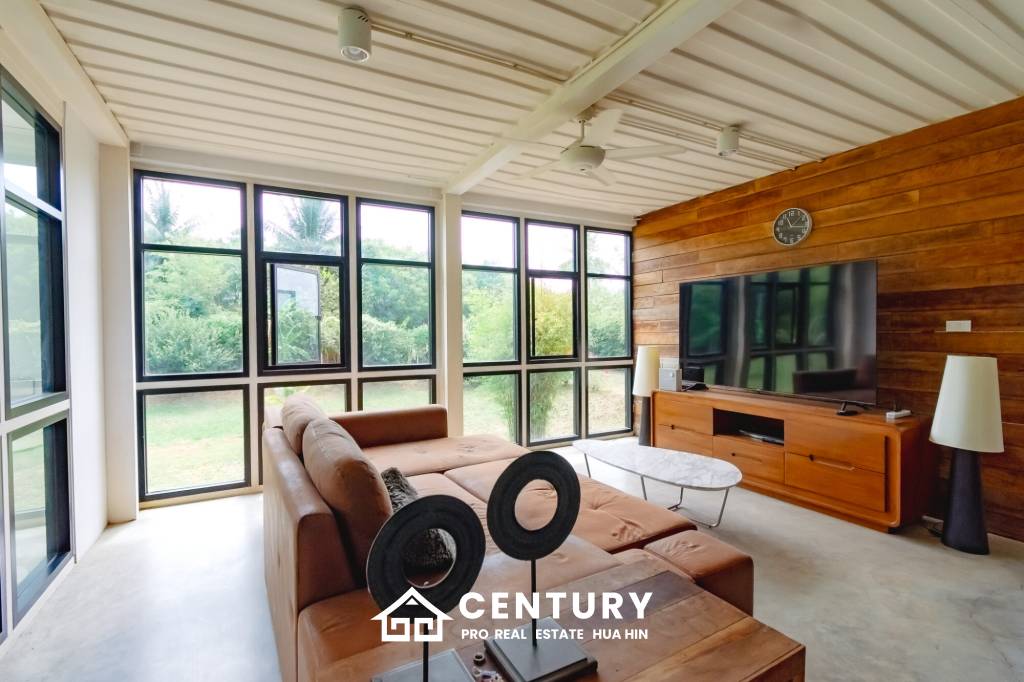 MODERN LOFT-STYLE CONTAINER HOME : 4 bed on large plot 2 rai