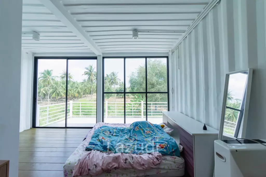 MODERN LOFT-STYLE CONTAINER HOME : 4 bed on large plot 2 rai