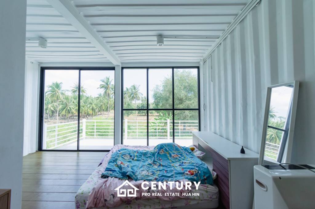 MODERN LOFT-STYLE CONTAINER HOME : 4 bed on large plot 2 rai
