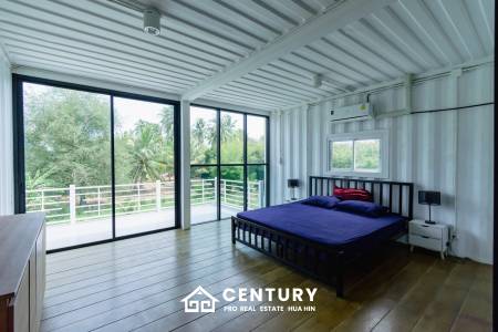 MODERN LOFT-STYLE CONTAINER HOME : 4 bed on large plot 2 rai