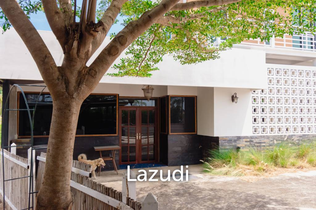 MODERN LOFT-STYLE CONTAINER HOME : 4 bed on large plot 2 rai